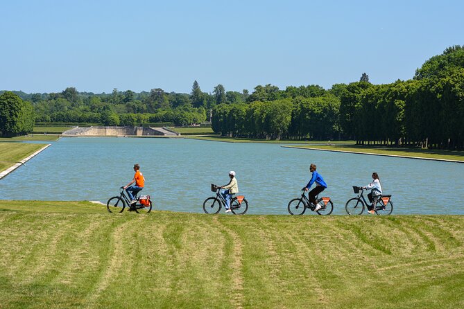 Versailles Bike Tour - Stop 3: Grand Canal break with refreshment and toilet time (15 minutes)