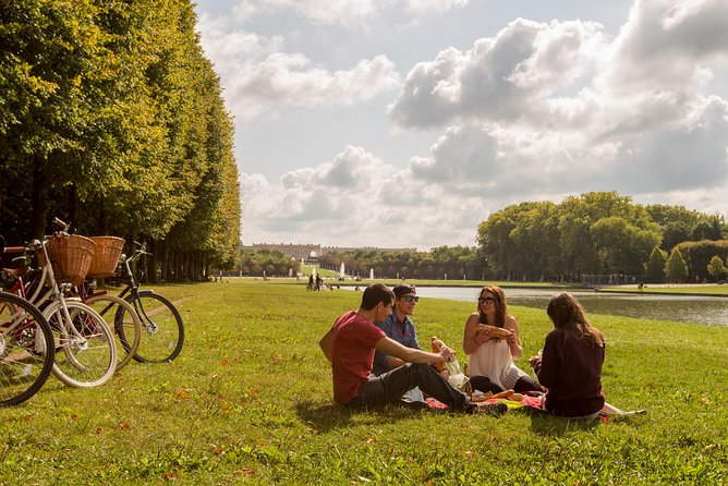 Versailles Bike Tour with Market, Gardens & Guided Palace Tour - Getting From Paris to Versailles Without the Headache