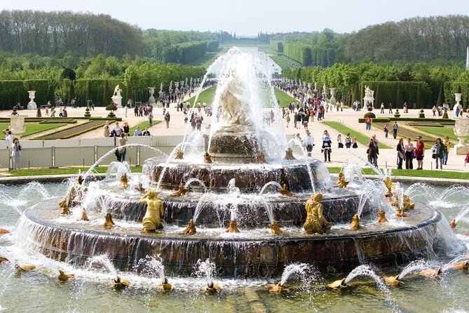 VERSAILLES CASTLE Round-Trip Transfer from Paris by Luxury Van - The return trip without the station scramble