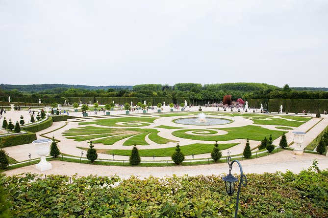 Versailles Château and Gardens Walking Tour - The guided garden walk: Versailles in walking form