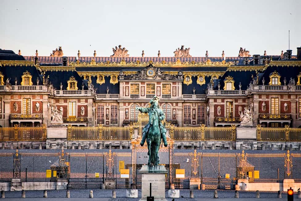 Versailles: Entry ticket & Private Apartments VIP Tour - What you don’t get: gardens and the Trianon problem