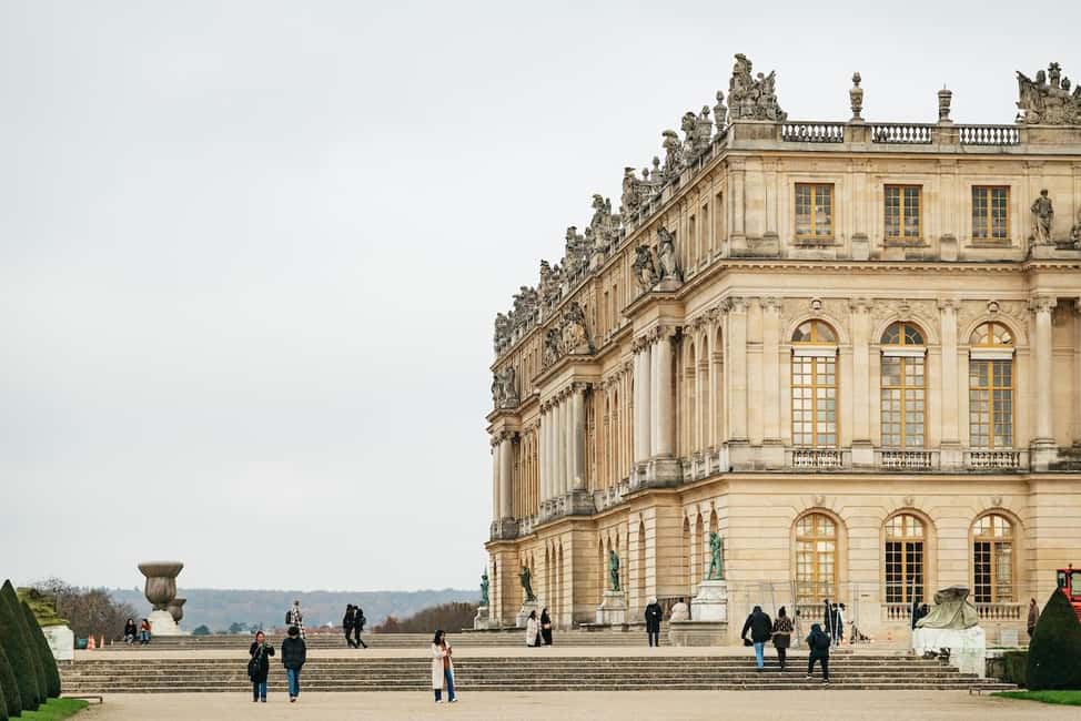 Versailles: Entry ticket & Private Apartments VIP Tour - Who should book this VIP tour?