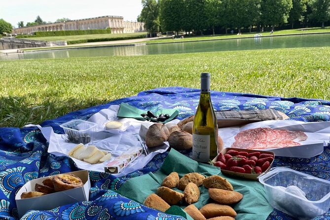 Versailles Full-Day Electric Bike Tour : Market, Picnic & Palace - Picnic by the Grand Canal: why this stop lands