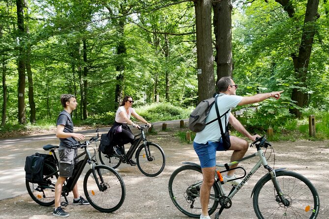 Versailles Full-Day Electric Bike Tour : Market, Picnic & Palace - Trianon photo time: quick looks that set up the big palace
