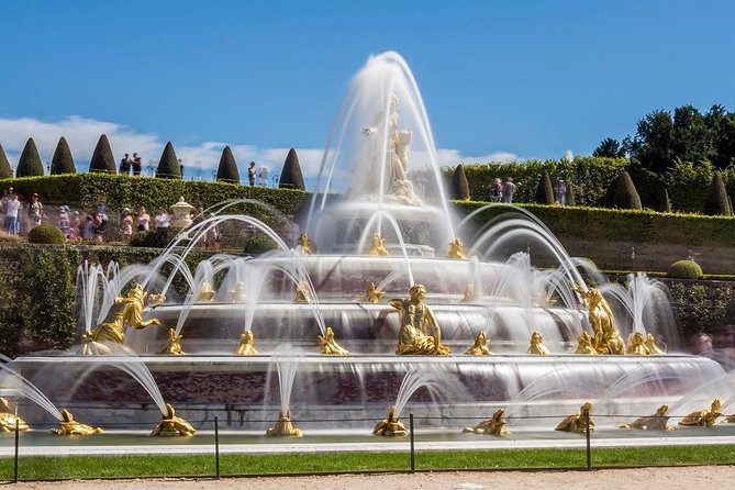 Versailles Full Tour: Palace, Gardens & Marie-Antoinette’s Estate - Grand Canal Views and the Trianon Shift