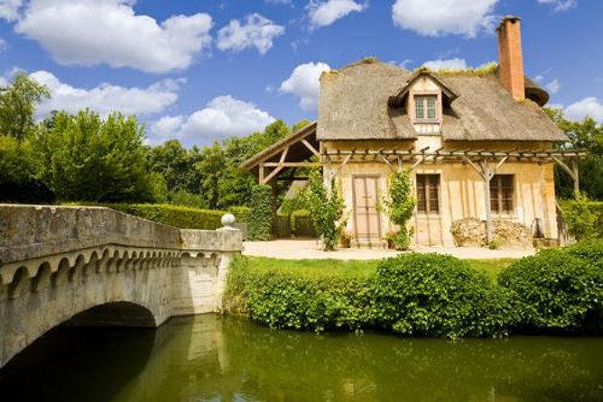 Versailles Full Tour: Palace, Gardens & Marie-Antoinette’s Estate - Marie-Antoinette’s Estate: Petit Trianon, French Pavilion, and Queen’s Hamlet