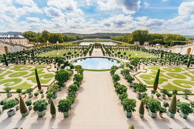 Versailles Full Tour: Palace, Gardens & Marie-Antoinette’s Estate - Meeting at 9:30 and Sticking to the Small-Group Pace