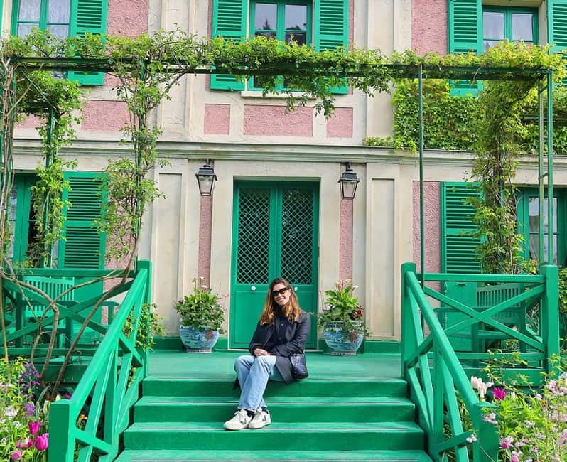 Versailles & Giverny from Paris PRIVATE TOUR with PHOTOSHOOT - The drive to Giverny changes the mood