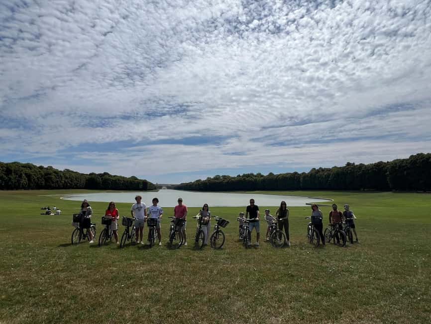 Versailles: Golfcarts & Bikes Guided Tour, Hamlet+Fountains - Switch to bikes (or shuttle) inside the Royal Domain