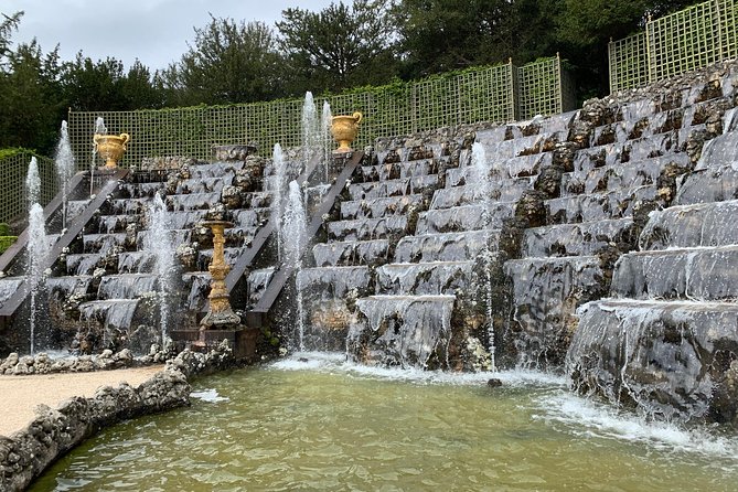 Versailles Palace and Giverny Private Guided Tour from Paris - Who should book this Versailles and Giverny private tour