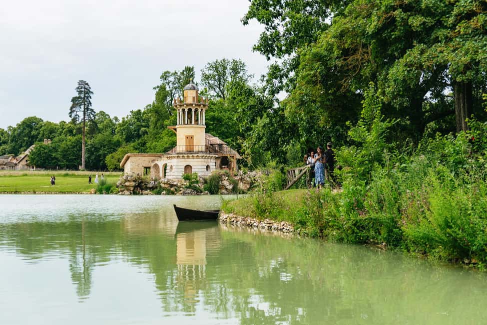 Versailles: Palace, Gardens & Queen’s Estate Guided Tour - Lunch break: how to use 90 minutes without wasting momentum