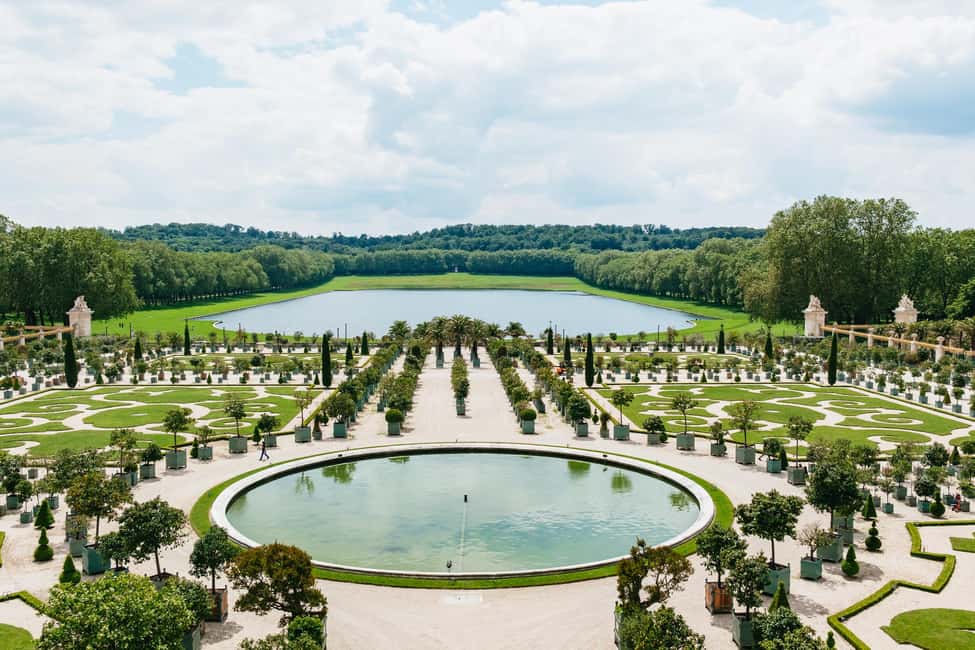 Versailles: Palace, Gardens & Queen’s Estate Guided Tour - The guide matters: what to look for (and the names that show up)