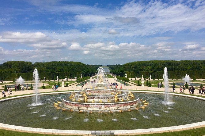 Versailles Palace & Giverny Private Tour with Lunch&Hotel Pick-up - Who should book this Versailles and Giverny combo?
