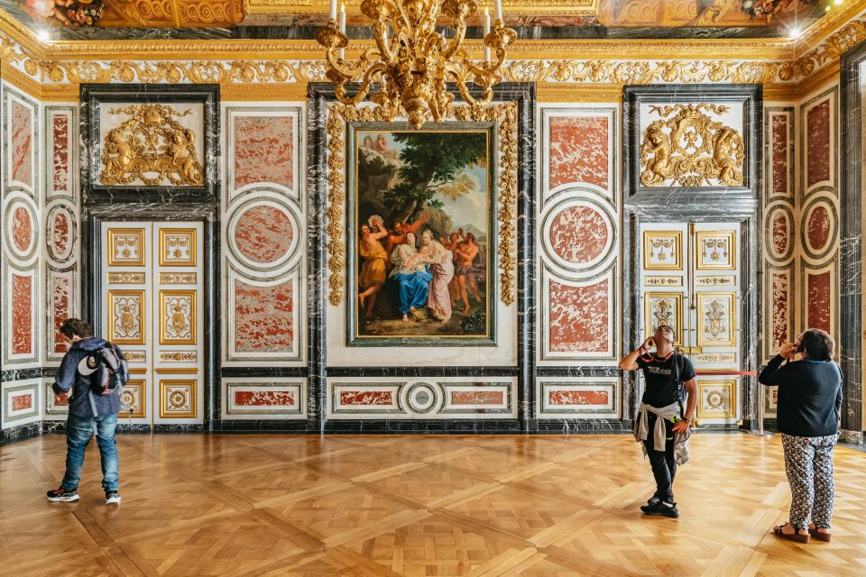 Versailles: Palace of Versailles Skip-the-Line Guided Tour - How the tour runs on the ground: rules, languages, and sensible prep