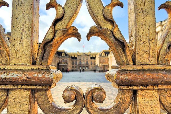 Versailles Palace Private Half Day Guided Tour including Hotel Pickup from Paris - Practical Tips for a Smooth Versailles Day from Paris
