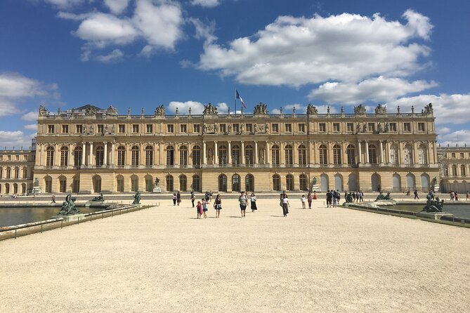 Versailles Palace Private Tailored Guided Tour With Hotel Pickup - Hall of Mirrors: the meaning behind the shine