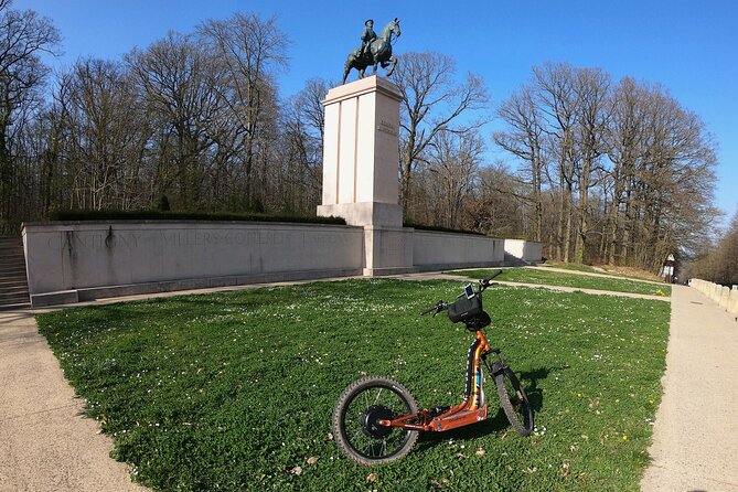 Versailles: Path of the Heroes on original electrics 2 wheels - The Lafayette Escadrille Memorial and its volunteer pilots