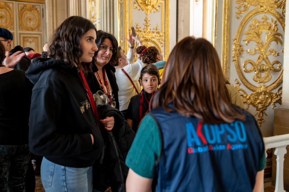 Versailles: Private Family Tour of Palace w/ Reserved Entry - Why reserved-entry matters in Versailles with kids