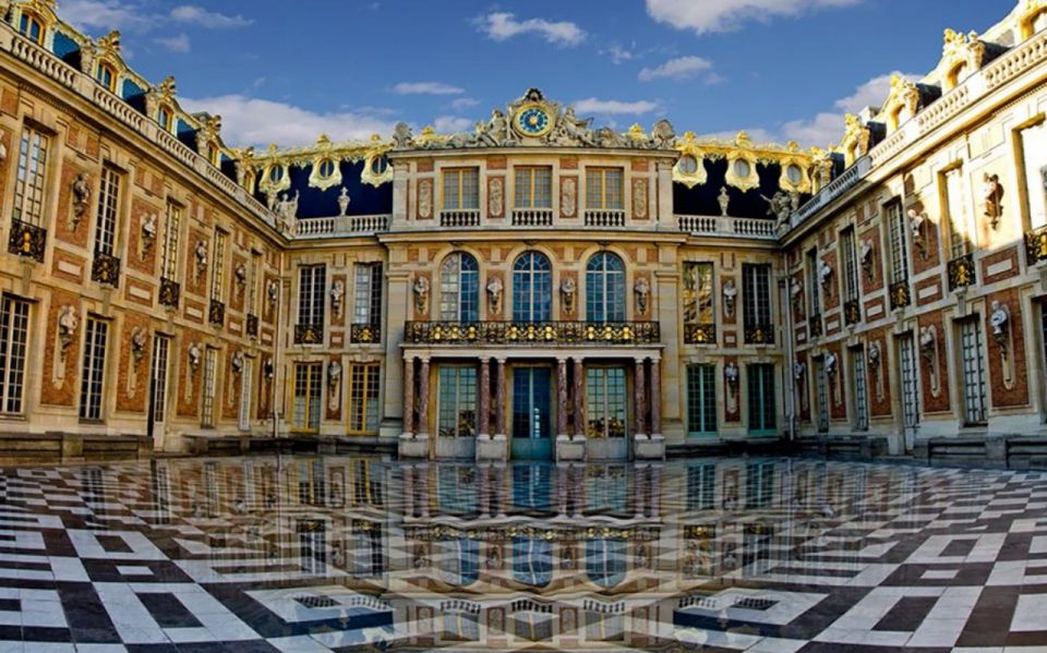 Versailles: Private Family Tour of Palace w/ Reserved Entry - The 2-hour palace route: what you actually get