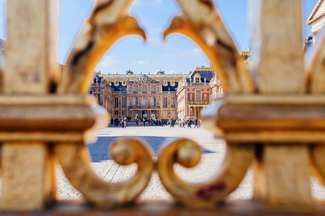 Versailles Private Half-Day Guided Tour from Paris - Entering the Palace of Versailles