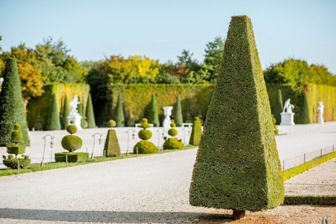 Versailles Royal Palace & Gardens with Exclusive Petit Apartments - Gardens time after the official route: use your energy well
