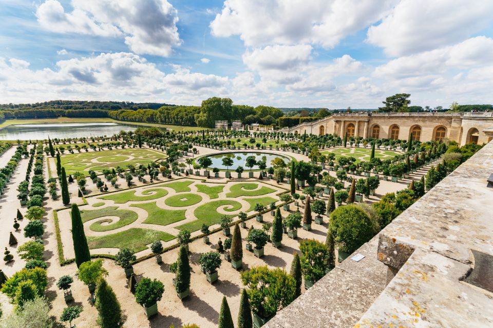 Versailles: Skip-the-Line Tour of Palace and Gardens Access - Where you meet and how the skip-the-line really feels