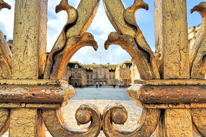 Versailles Small Group Guided Tour with Tranportation from Paris - Versailles by Minibus: Getting There Without Turning It Into a Project