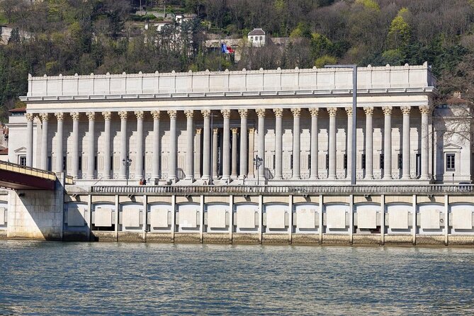 Vieux Lyon Cultural & Historical Walking Guided Tour (English) - Tour Rose and the Maison du Crible architecture moment