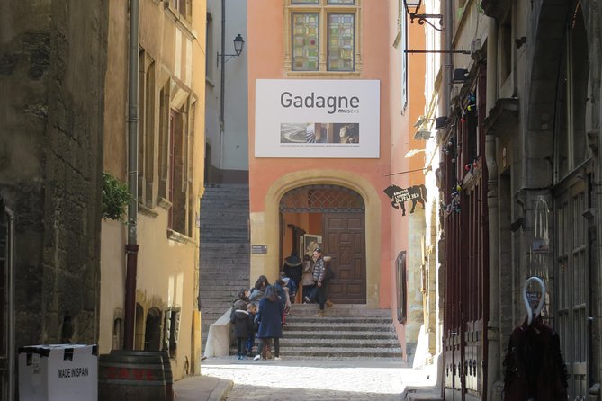 Vieux Lyon Cultural & Historical Walking Guided Tour (English) - Start at Place Saint-Jean, then finish inside Hôtel-Dieu