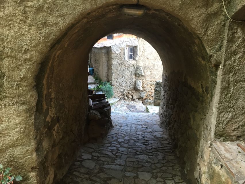 Vieux Villages L'authenticité Corse - Reginu Valley and the Hilltop Village Roads: Why the Driving Part Matters