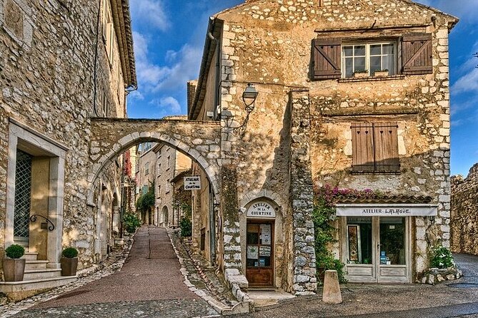 Villages Médiévaux,Grasse, Gourdon, Tourrettes sur Loup, St Paul - Saint-Paul-de-Vence: medieval lanes, fountains, and art-world echoes