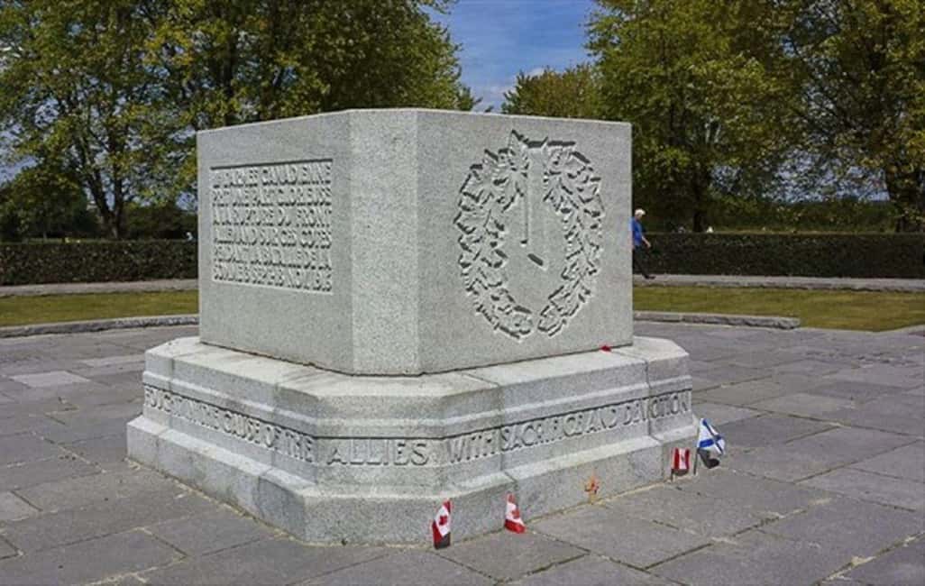 Vimy, The Somme: Canada in the Great War from Amiens, Arras - Pozières and the first battlefield use of tanks