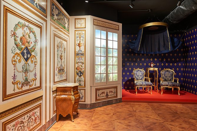 Visit of Choco-story COLMAR, the Chocolate Museum. - Industrialization floor and the 250 kg Statue of Liberty show