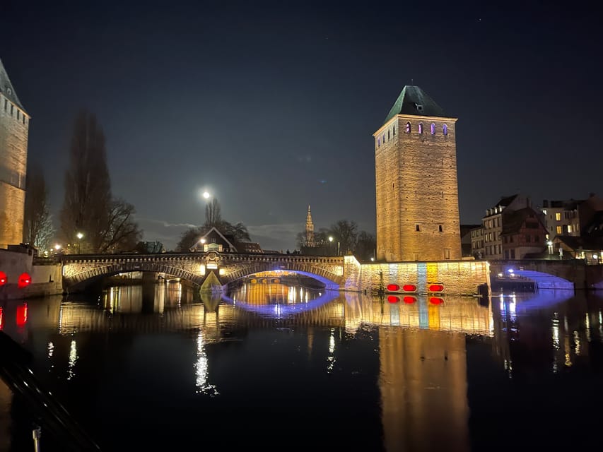 Visit of Strasbourg by private boat - Petite France and the Ponts Couverts
