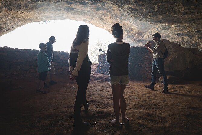 Visit of the Troglodytic Village of Madeleine - English and the free app: making the information usable
