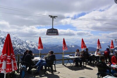 Visit the Aiguille du Midi in Chamonix, with a private guide - The cable-car ride and the morning start