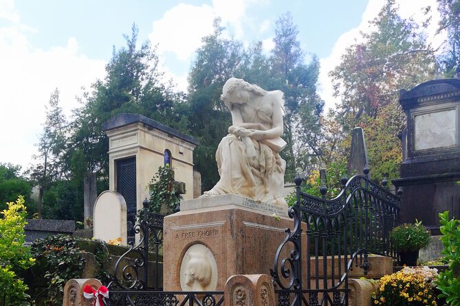 Visit to Père Lachaise Cemetery: a self-guided tour - Starting at 28 Boulevard de Ménilmontant
