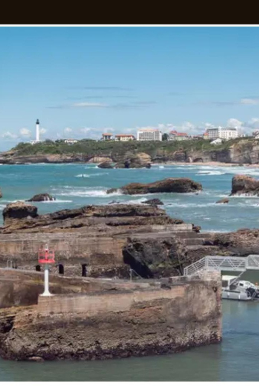 Walking Tour of Biarritz history and curiosities - The old fishing village and St. Eugenie Church