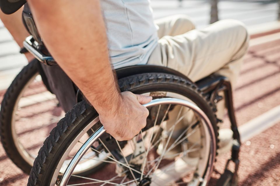 Wheelchair-Frendly Private Louvre Tour – Stress-Free & Easy - Why this Louvre tour is different