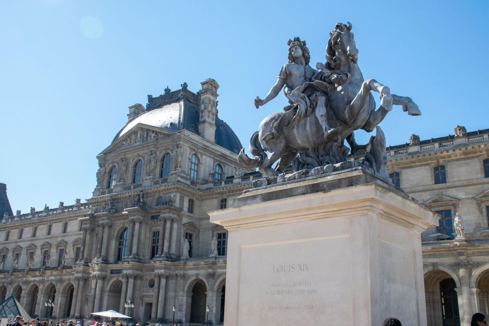 Wheelchair-Frendly Private Louvre Tour – Stress-Free & Easy - Meeting at the pyramid or starting at your hotel