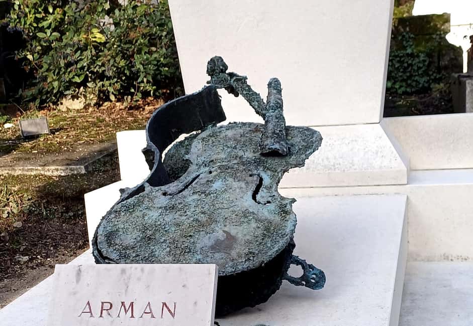 Who Killed Victor ? Escape Game at Père Lachaise Cemetery - Guide Style: When Kara, Max, and Prince Turn Stories Into Game Fuel