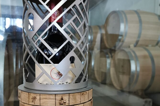Wine Gaming at Chateau Lamothe - A wine escape game with a bottle at the center