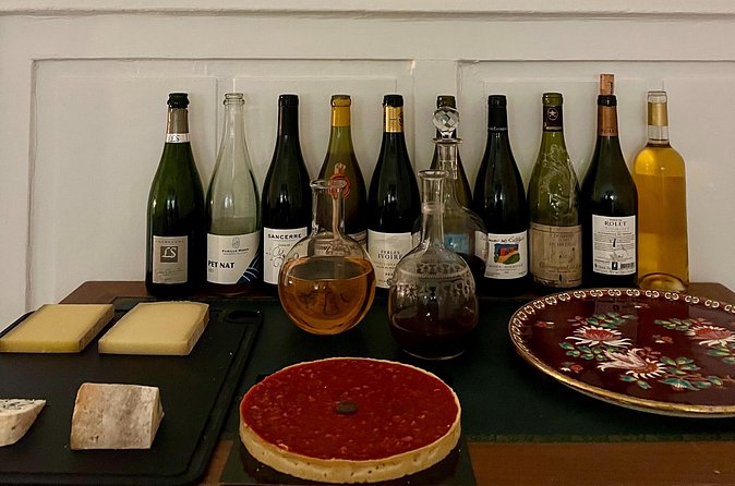 Wine Tasting in Lyon Small Group, Curated Wines - The venue experience: comfortable, but check the room setup