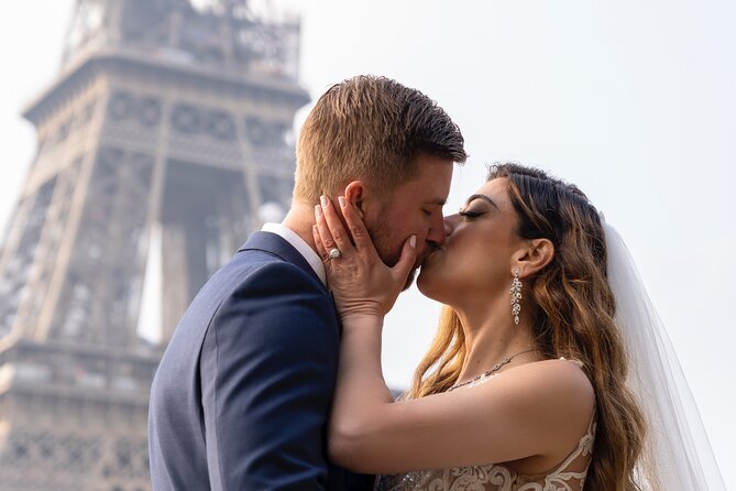 Your best pictures in Paris 1h Private photoshoot - Where You’ll Get Variety: Eiffel Tower Angles and Paris Details